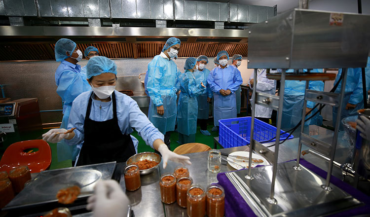 /2026/08/cambodia-to-roll-out-sme-strategy-2026-2030-52000-640375.htm